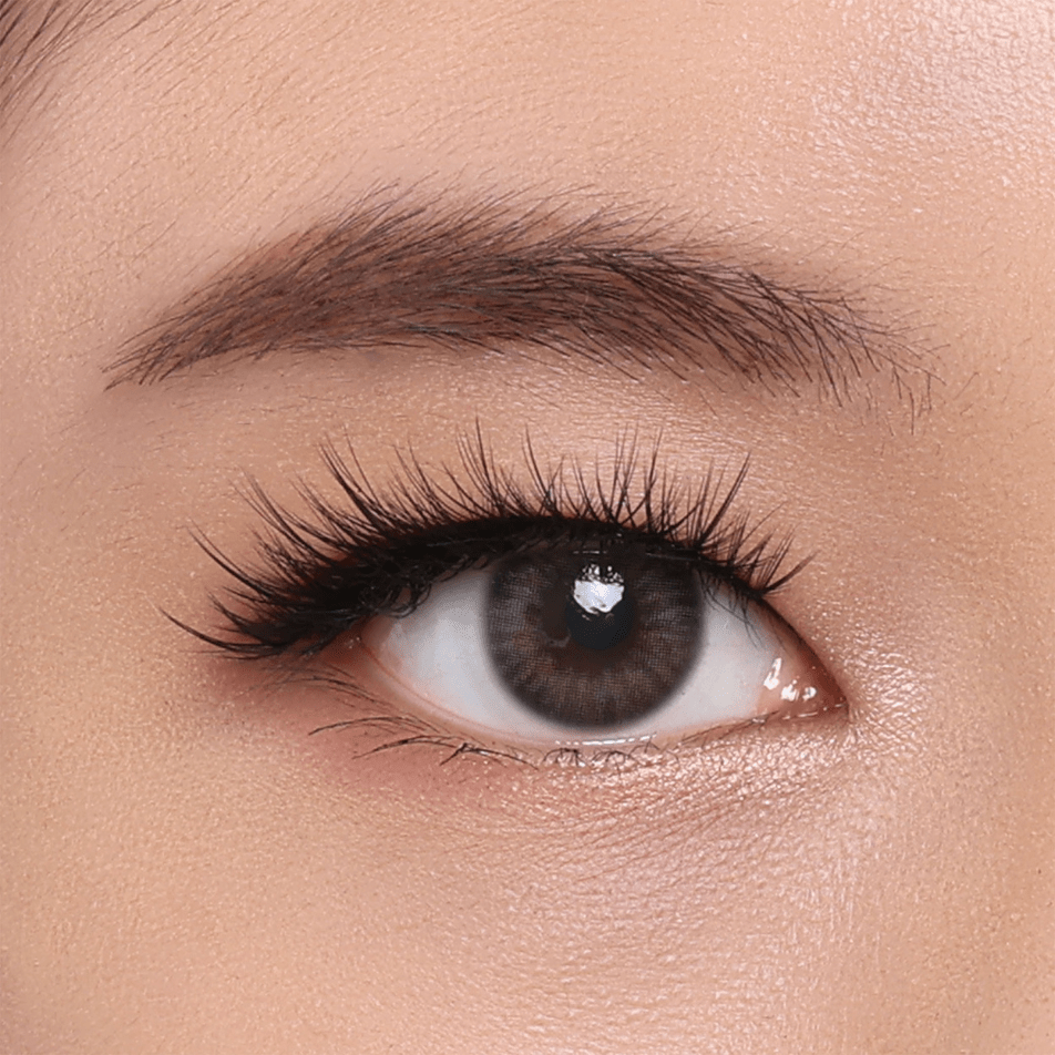 CoréelleThe Petite ClubLook Twice Lasheseyelash applicator