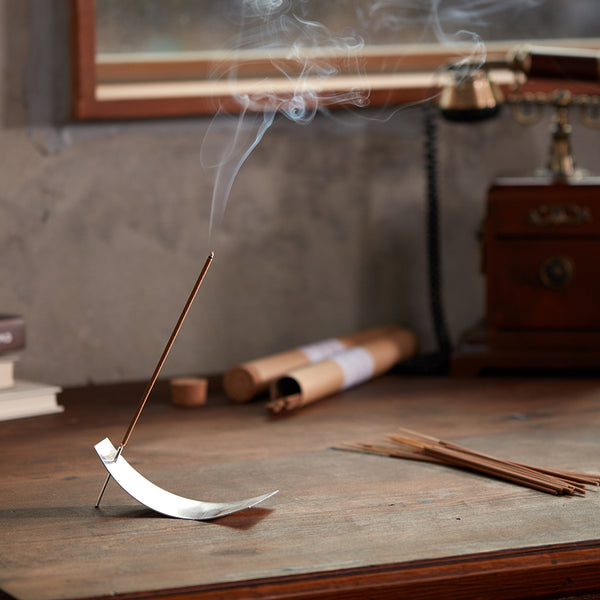 Dearon Crescent Incense Holder (Silver) 78g